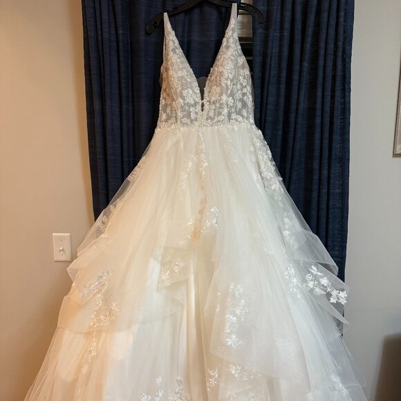 Martina Liana Wedding Dress, ML1105 - Picture 1 of 10